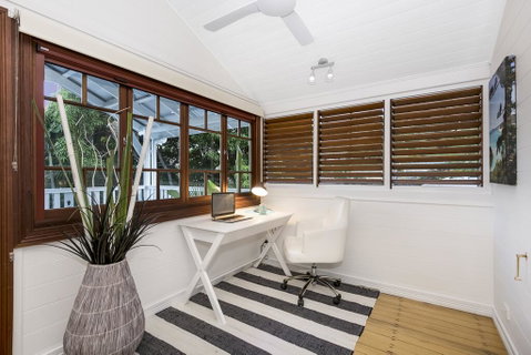 Gorgeous Home 3 Mins To Strand - Accommodation Newcastle 1