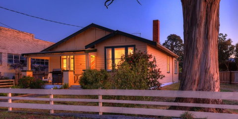 Grace's Spa Cottage - Accommodation Newcastle 0