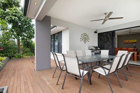 Grand Parade - Accommodation Newcastle 2