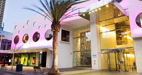 H Ocean View In Surfers Paradise - Accommodation Newcastle 0