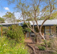 Hakea Bush Cabin - Accommodation Newcastle