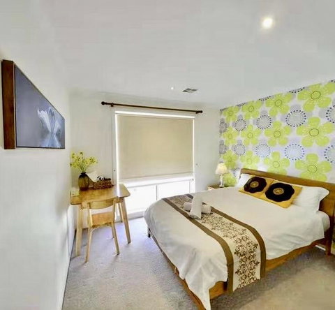 Halen's Hourse - Accommodation Newcastle 0