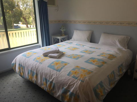 Halls Gap Tavern - Accommodation Newcastle 2