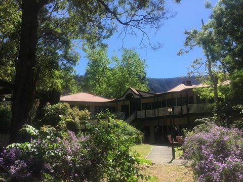 Halls Gap Tavern - Accommodation Newcastle 0