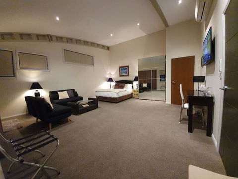 Hangar House Mudgee - Accommodation Newcastle 2