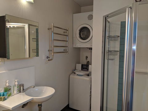 Hanover Bay Apartments - Accommodation Newcastle 2