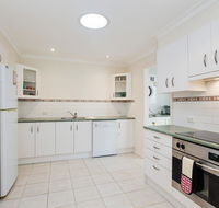 Happy Tails'  55 Pantowora Street - pet friendly air conditioned - Accommodation Newcastle