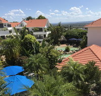 Haven on Noosa Hill - sunset views pools spa - Accommodation Newcastle