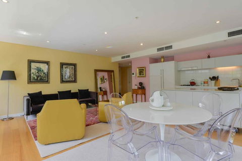 HAZEL Chapel St Socialite. Pool, Spa & Gym - Accommodation Newcastle 1