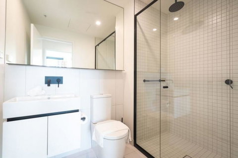 Heart Of Crown By Ready Set Host - Accommodation Newcastle 2