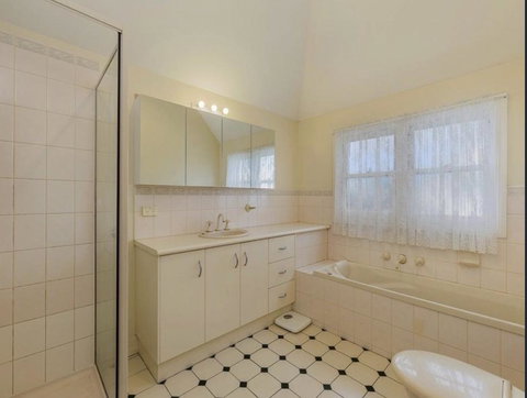 Heart Of Geelong Entire Townhouse Sleeps 8 - Accommodation Newcastle 0