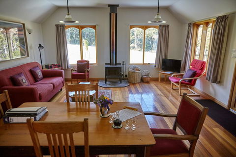 Herons Rise Vineyard Accommodation - Accommodation Newcastle 2
