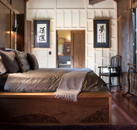 Hills End Iris - Accommodation Newcastle