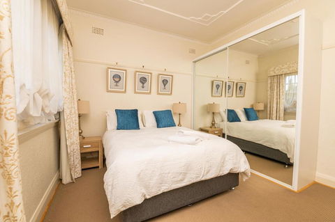 Hillside Cottage  Comfy, Spacious, Walk To CBD & Stannies - Accommodation Newcastle 3