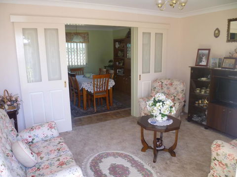 Hillview B & B Forbes - Accommodation Newcastle 0
