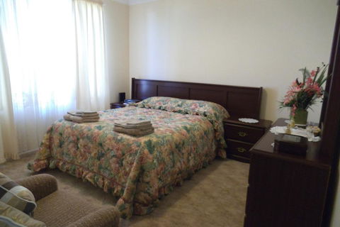 Hillview B & B Forbes - Accommodation Newcastle 2