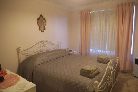 Hillview B & B Forbes - Accommodation Newcastle 3