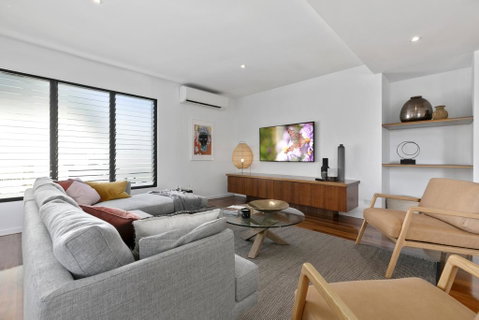 Holiday Hideaway, Sunshine Beach - Accommodation Newcastle 2