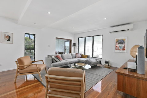 Holiday Hideaway, Sunshine Beach - Accommodation Newcastle 1