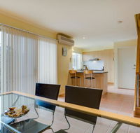 Holidays at Hollydene - Accommodation Newcastle