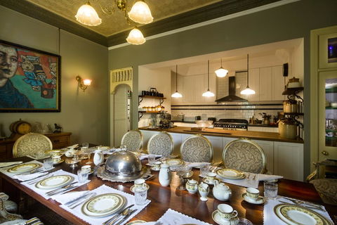 Holyrood House - Accommodation Newcastle 2