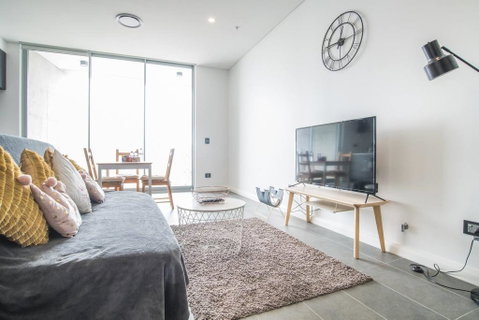 Home With Perfect Location! Close To Train&CBD - Accommodation Newcastle 0