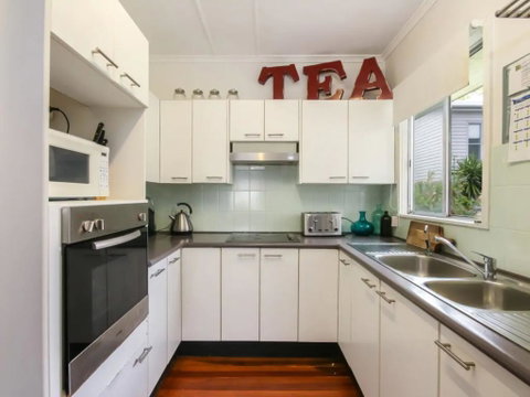 Homely Pembroke On The Park Cottage - Accommodation Newcastle 1