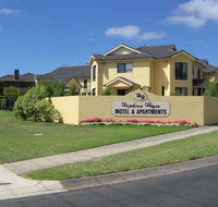 Hopkins House Motel  Apartments