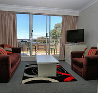 Horizons 213/10 Kosciuszko Road - Accommodation Newcastle