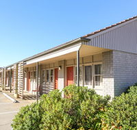 Hotel Canobolas Motel and Units - Accommodation Newcastle