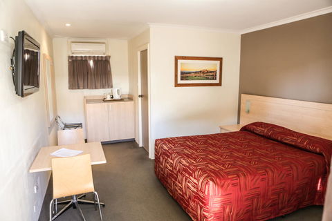 Hotel Canobolas Motel And Units - Accommodation Newcastle 1