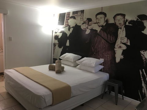 Hotel Corones - Accommodation Newcastle 1