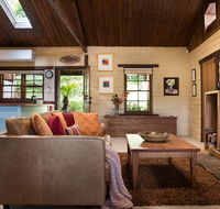 Italian Hill - Accommodation Newcastle