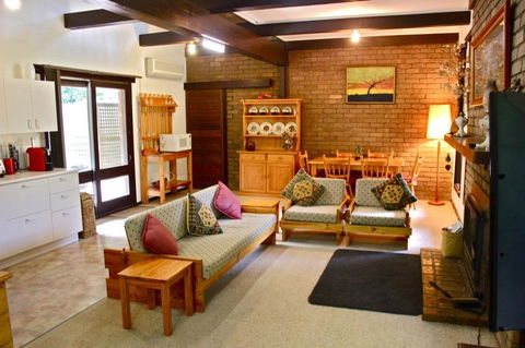 Kaighins Place - Accommodation Newcastle 0
