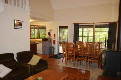 Kiah Cottage - Accommodation Newcastle 3