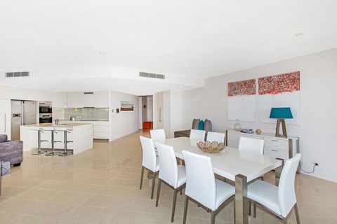 KINGSCLIFF OCEAN FRONT TERRACE 4 - Accommodation Newcastle 3