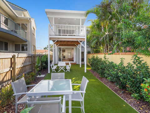 KINGY BEACH HOUSE @ 162 - Accommodation Newcastle 1