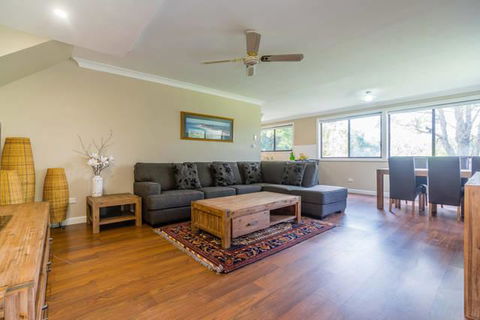Kookaburra Retreat - Accommodation Newcastle 3