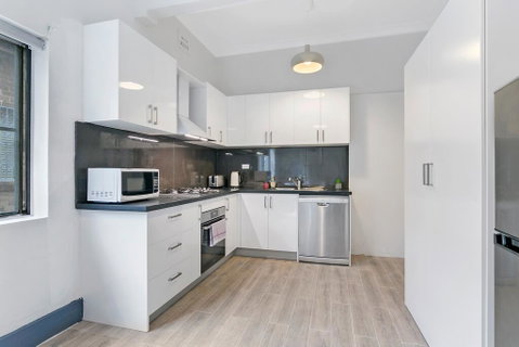 KOZYGURU ARNCLIFFE SYDNEY AIRPORT RENOVATED COTTAGE 3 BED HOUSE NAR232 - Accommodation Newcastle 1