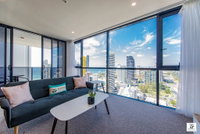 KOZYGURU BROADBEACH AMAZING VIEW 2 BED APT  FREE PARKING WALK TO BEACH QBR004