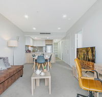 KOZYGURU PARRAMATTA CBD LUXURY 2 BED APT  FREE PARKING NPA011 - Accommodation Newcastle