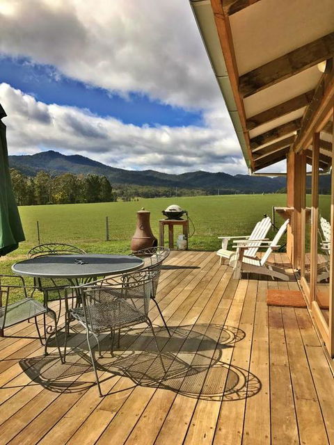 La Casetta (The Little House) - Accommodation Newcastle 3