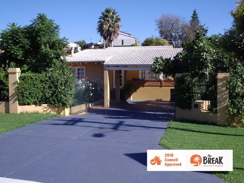 La Cote D Or - Mediterranean Cottage - Accommodation Newcastle 0