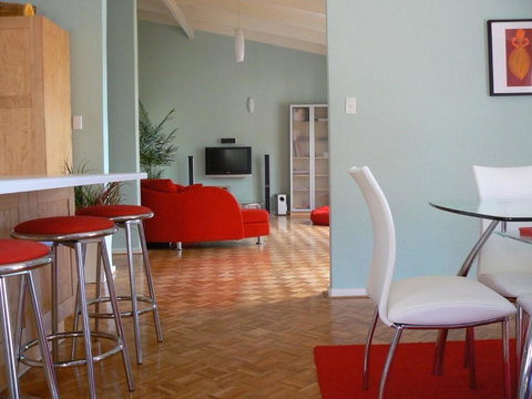 La Cote D Or - Mediterranean Cottage - Accommodation Newcastle 2