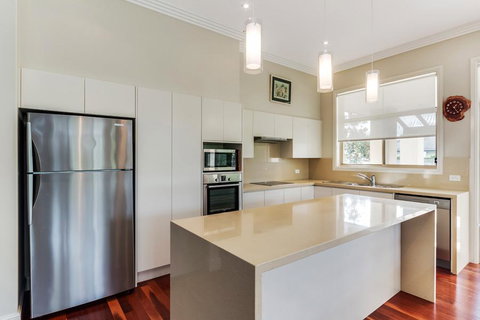 La Vita - Accommodation Newcastle 3