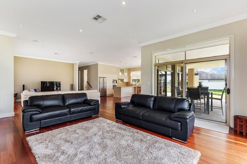 La Vita - Accommodation Newcastle 2