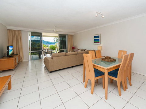 Lagoon 003 - Accommodation Newcastle 3