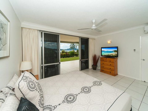 Lagoon 003 - Accommodation Newcastle 2