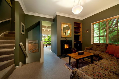 Lake Cottage - Accommodation Newcastle 1