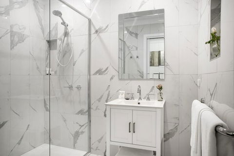 Lake Daylesford Apartment 2 - Accommodation Newcastle 2